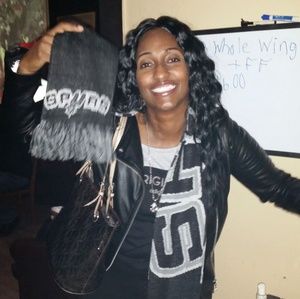 Meet your Posher, Cassandra